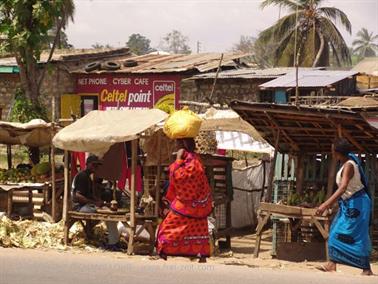 KENYA_2007,_Market_in_Ukunda,_DSC06085H488