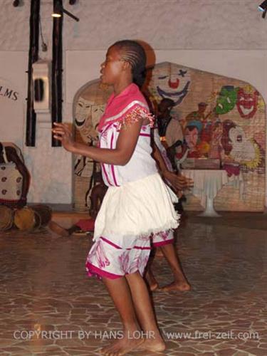 KENYA_2007,_Massai_Entertainment,_DSC04854H488