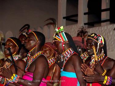 KENYA_2007,_Massai_Entertainment,_DSC04909H488