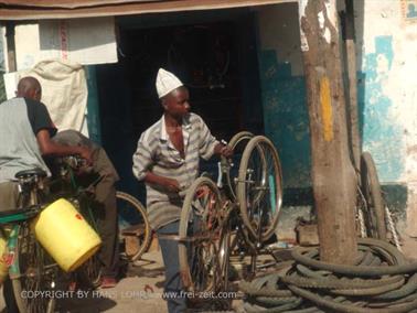 KENYA_2007,_Mombasa_day_trip,_DSC04564H488