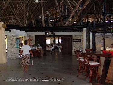 KENYA_2007,_Southern_Palms_Hotel,_DSC05718H488