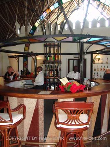 KENYA_2007,_Southern_Palms_Hotel,_DSC05719H488