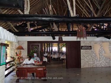 KENYA_2007,_Southern_Palms_Hotel,_DSC05720H488