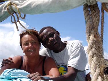 KENYA_2007,_Swimming_with_Dolfins,_DSC04543H488
