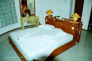 Maledives,_Vilu_Reef,_2000,_20H600