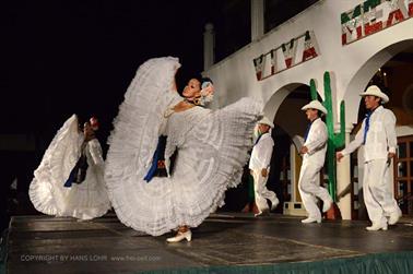 Dreams-Resort-und-Spa-Tulum,-Folkloreshow,_DSC_6622_b_H600Px