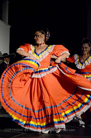 Dreams-Resort-und-Spa-Tulum,-Folkloreshow,_DSC_6712_b_H600Px