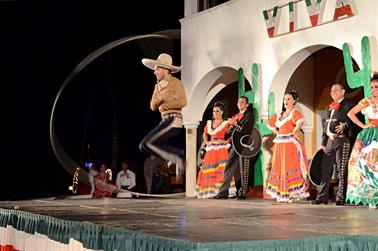 Dreams-Resort-und-Spa-Tulum,-Folkloreshow,_DSC_6811_b_H600Px