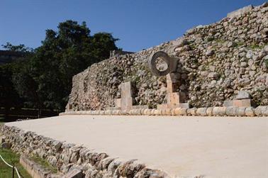 Uxmal-an-old-Mayan-City,_DSC_5404_b_H600Px
