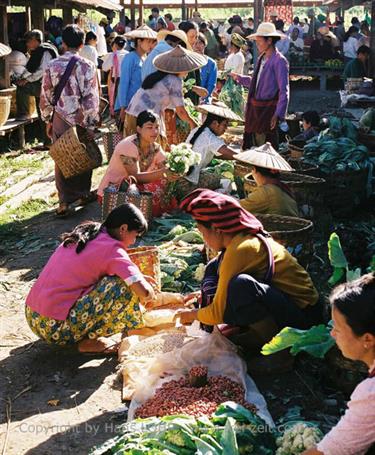 Inle_Lake,_Myanmar,_099F1050031B_H600