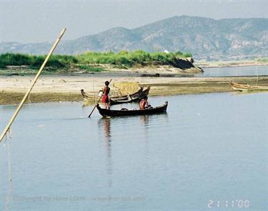 Mingun,_Myanmar,_214F1030035B_H600