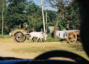 Pindaya,_Myanmar,_162F1000020B_H600