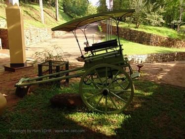 Dambulla_monastery,_Spicy-Farm,_Kandy,_DSC06295B_H600