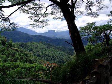 Dambulla_monastery,_Spicy-Farm,_Kandy,_DSC06498B_H600